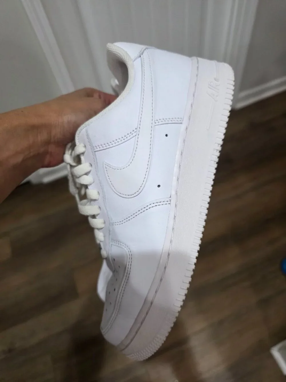 Nike Air Force 1 Low '07 Triple White Size 8.5M / 10W CW2288-111